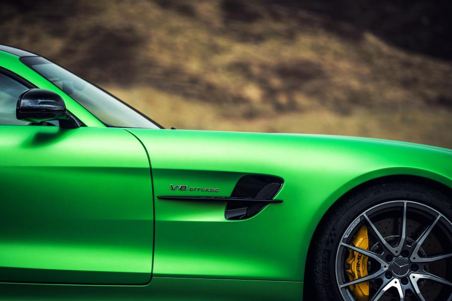 Детали экстерьера Mercedes-AMG GT R 2017 года  (UK) (фото 34 из 40)